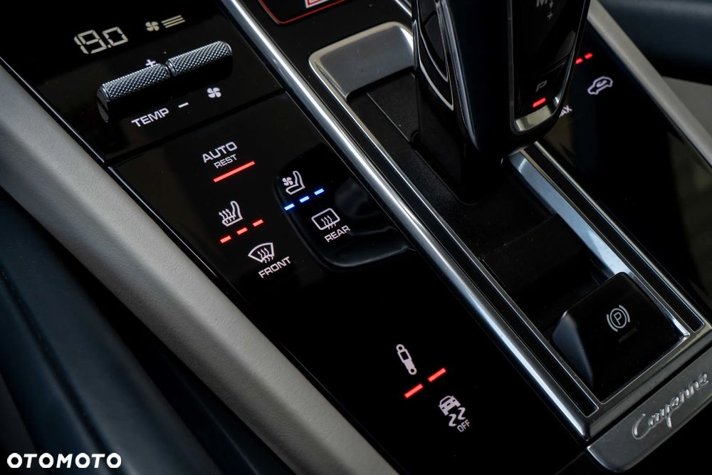 Porsche Cayenne Standard - 31