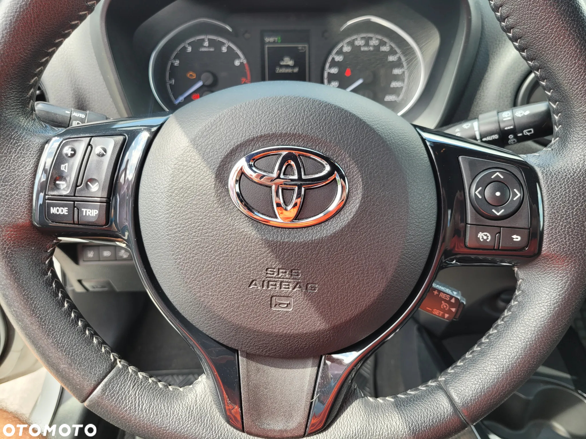 Toyota Yaris 1.5 Selection - 11
