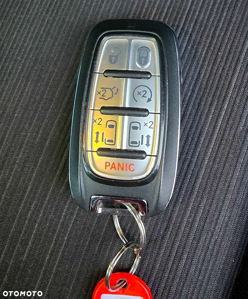 Chrysler Pacifica - 21