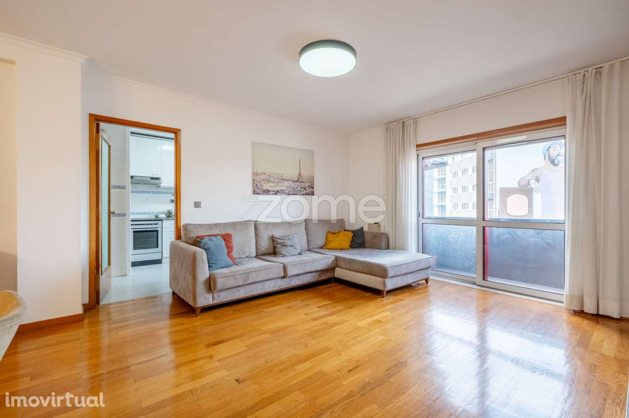 Apartamento T2 com varandas e lug. garagem - Av. República, Matosin... - Grande imagem: 3/32