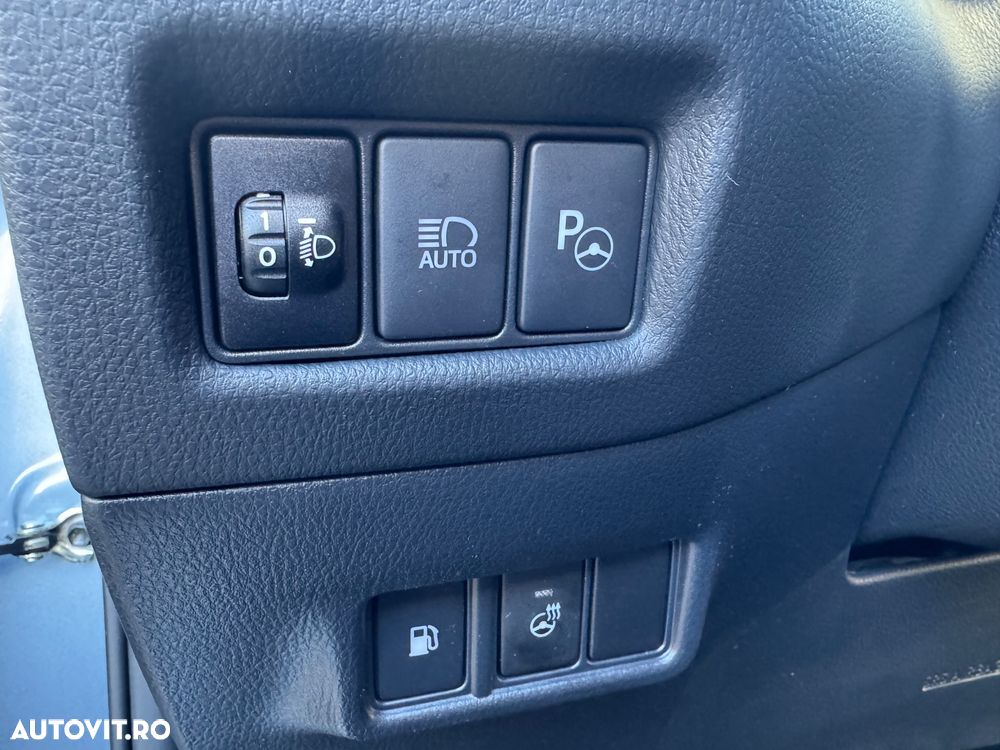 Toyota C-HR 2.0 Hybrid Team Deutschland - 23