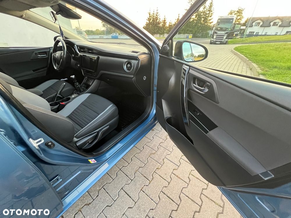 Toyota Auris - 9