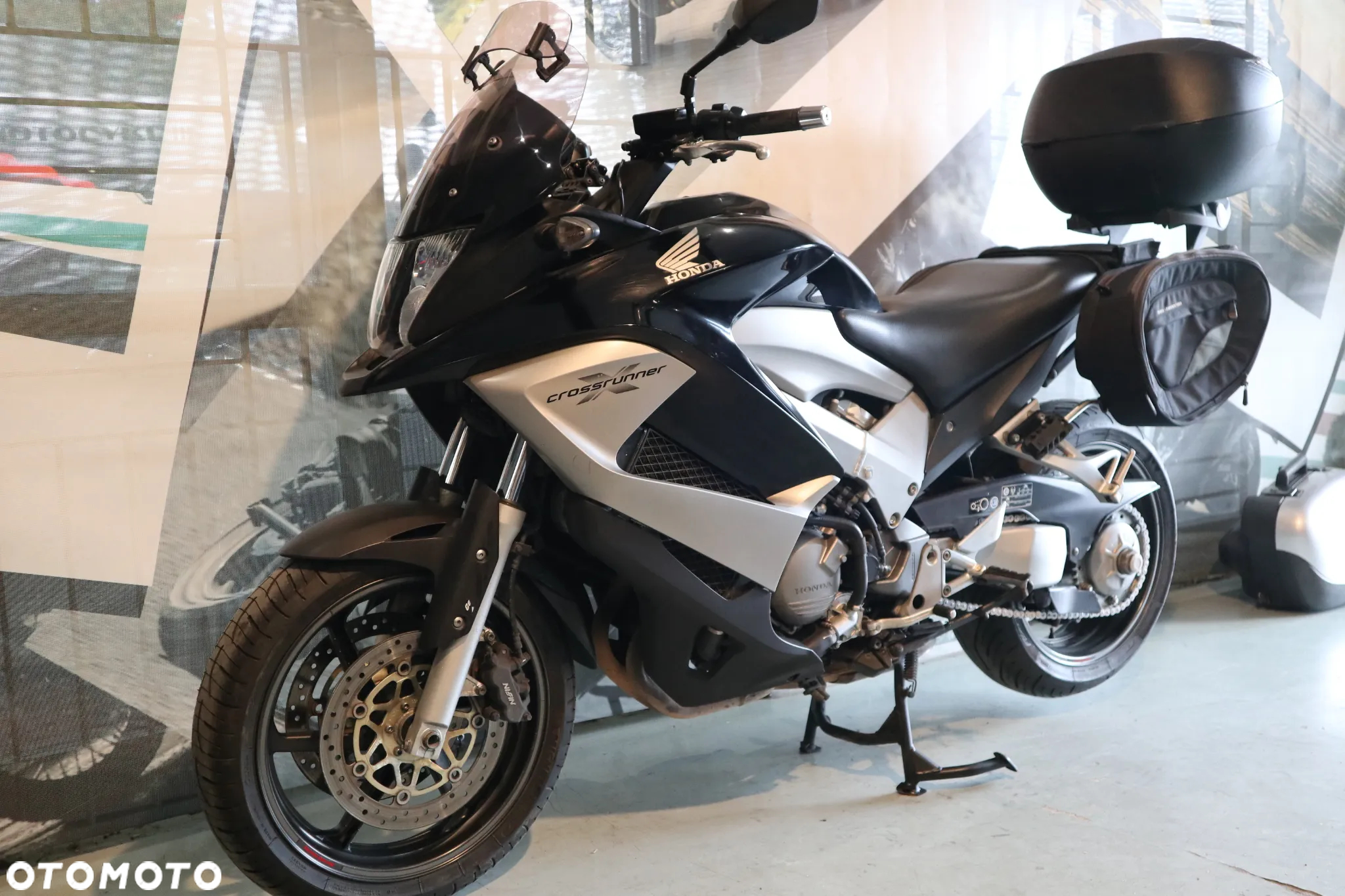 Honda VFR - 2