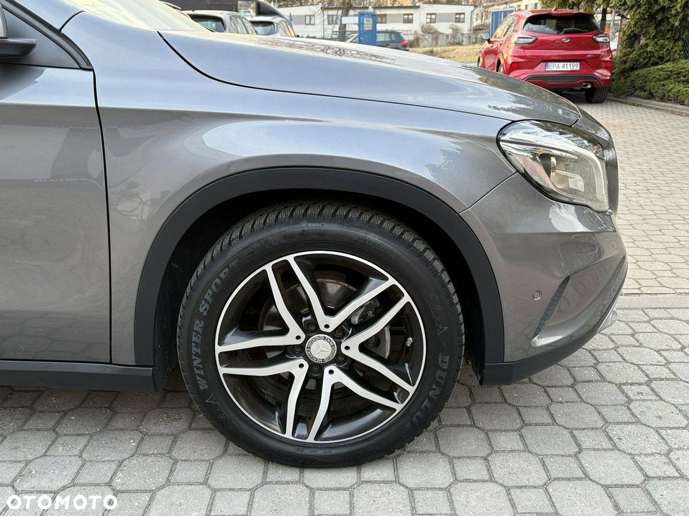 Mercedes-Benz GLA - 10