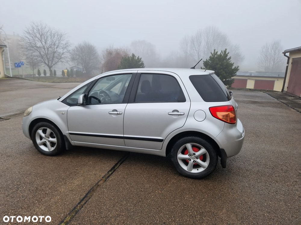 Suzuki SX4 1.6 GS / Premium - 9