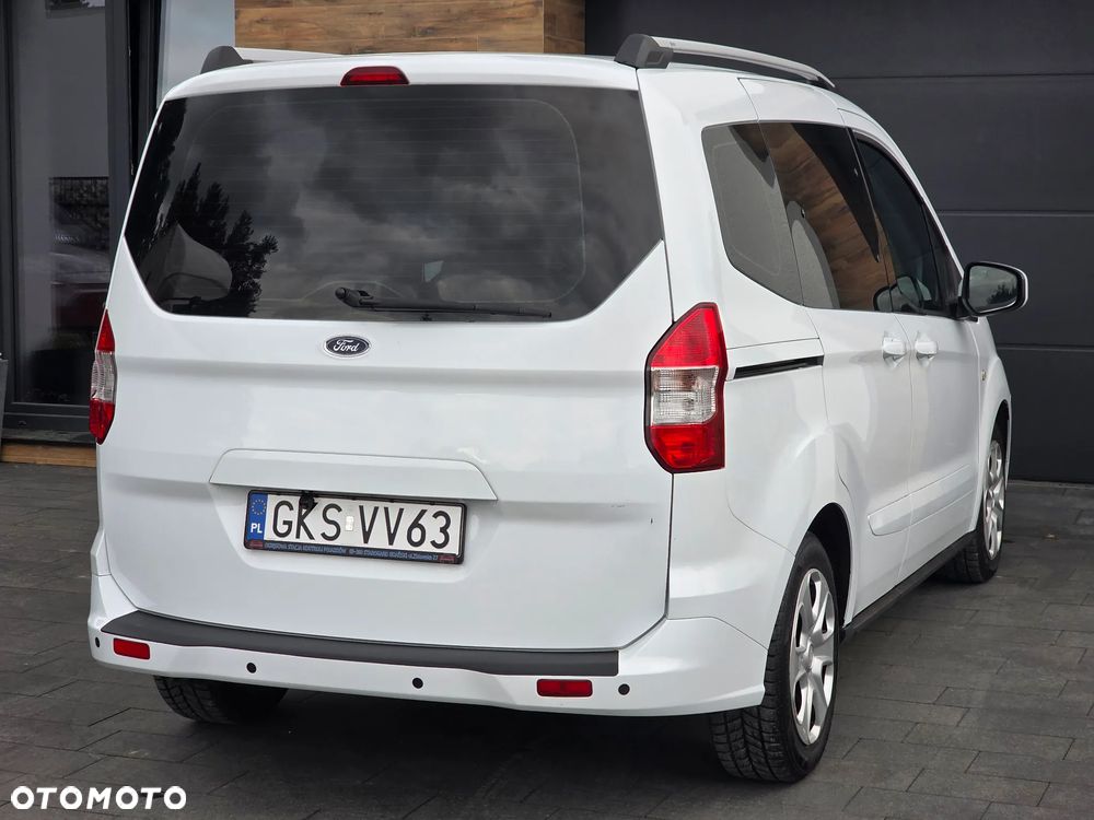 Ford Tourneo Courier 1.5 TDCi Titanium - 17