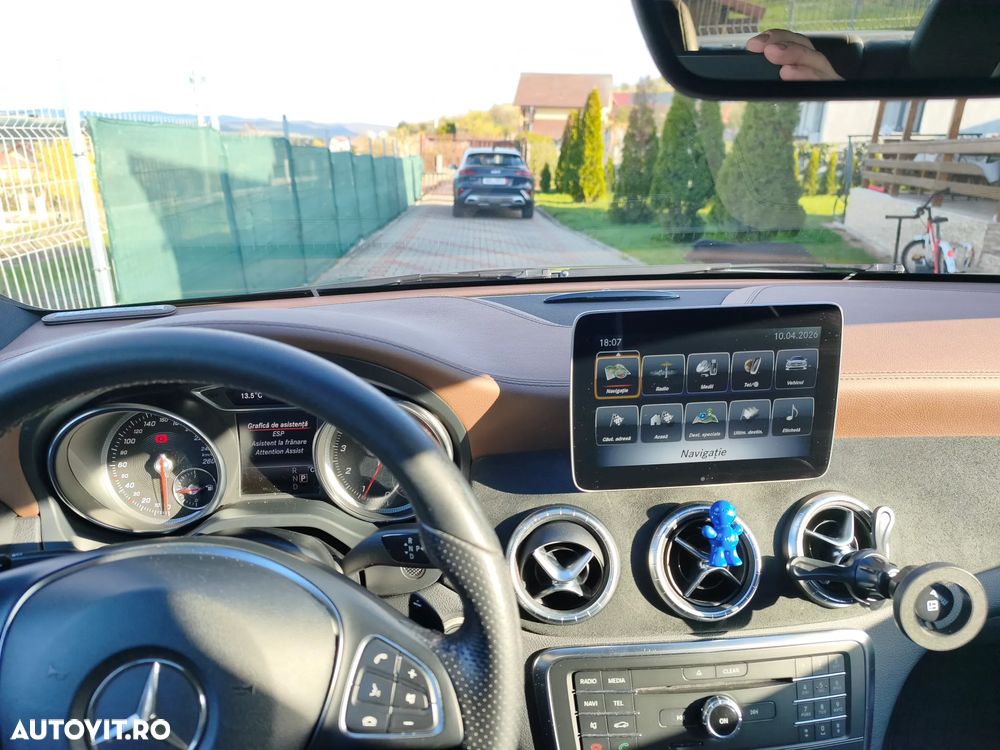 Mercedes-Benz CLA 180 - 11