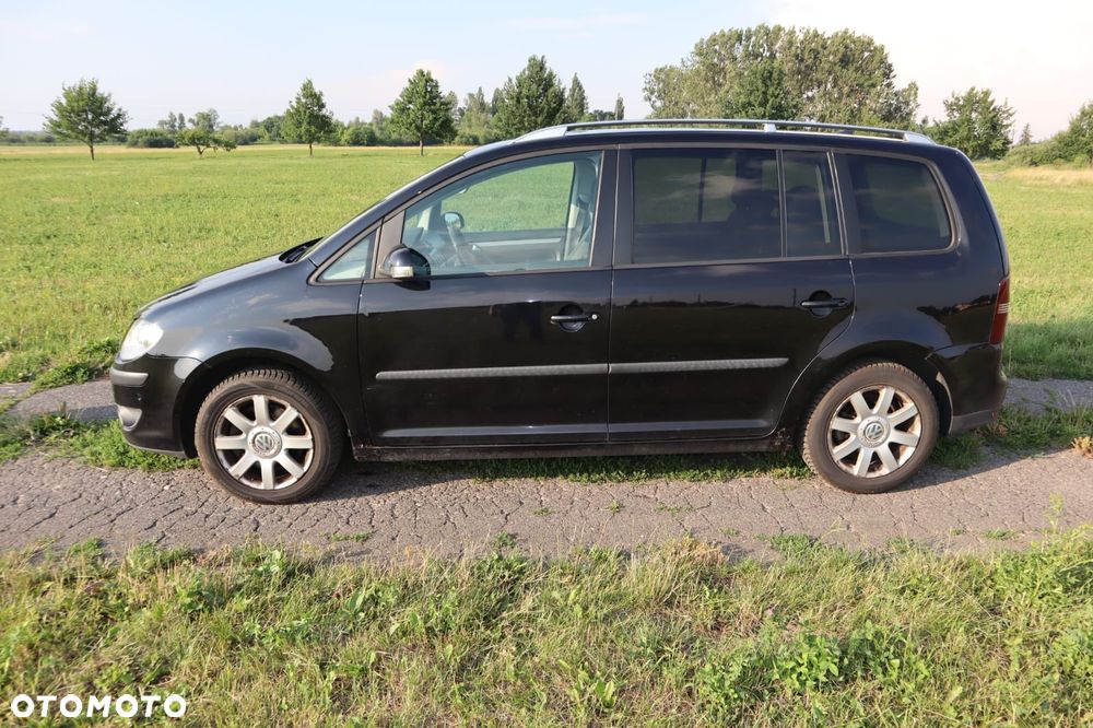 Volkswagen Touran - 1