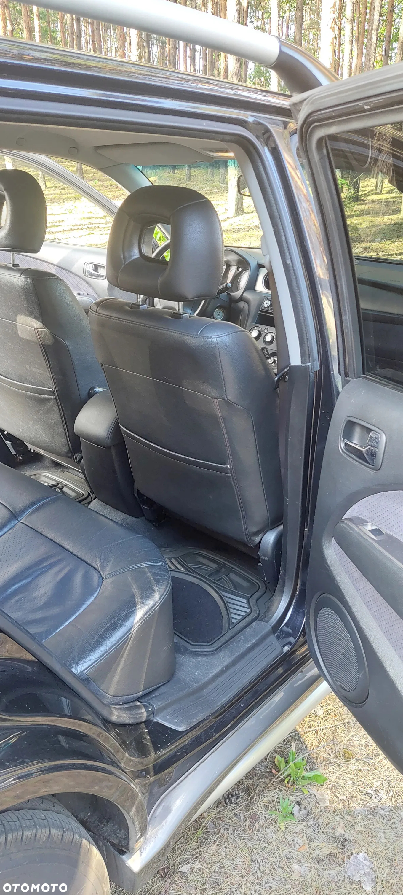 Mitsubishi Outlander 2.4 Intense (lea) - 14