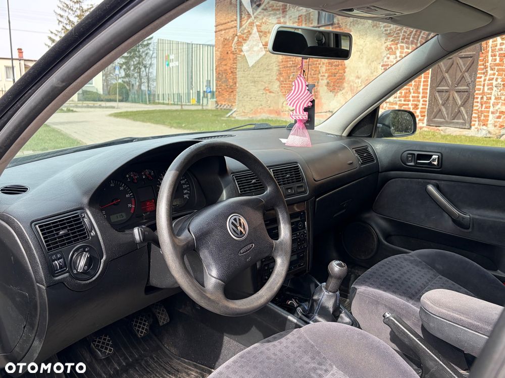 Volkswagen Golf 1.6 Comfortline - 6