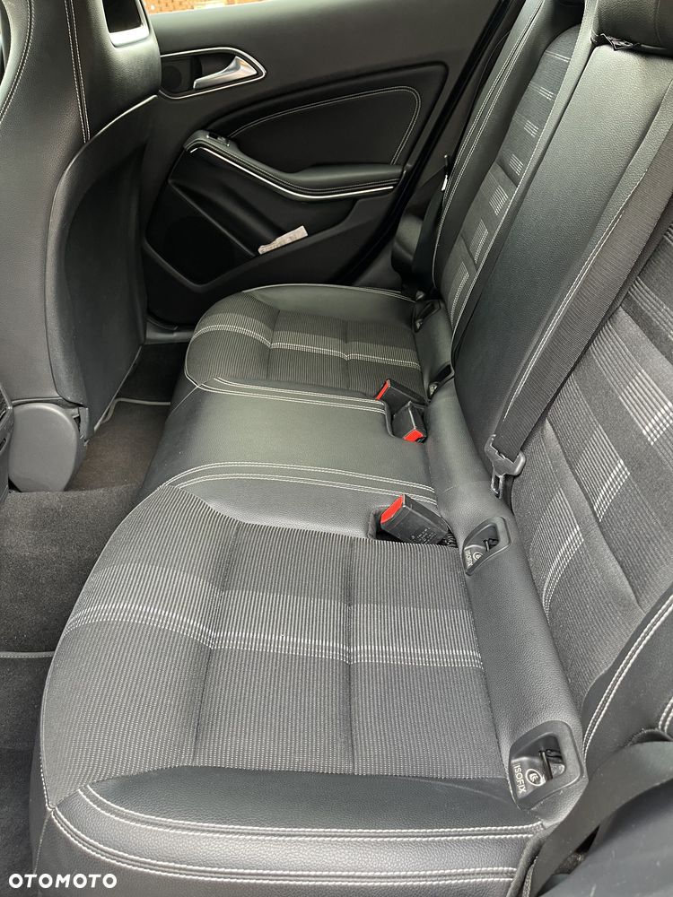 Mercedes-Benz GLA 220 4-Matic - 12