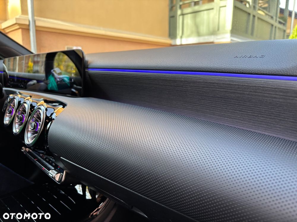 Mercedes-Benz Klasa A 200 AMG Line 7G-DCT - 16