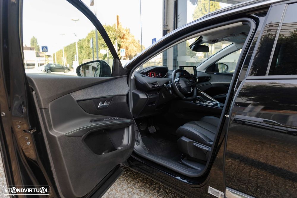 Peugeot 5008 1.2 PureTech Allure EAT8 - 8