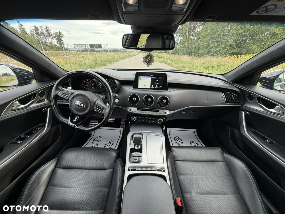Kia Stinger - 14