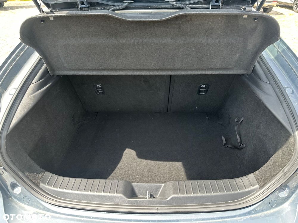 Mazda 3 SKYACTIV-G 2.0 M-Hybrid SELECTION - 12