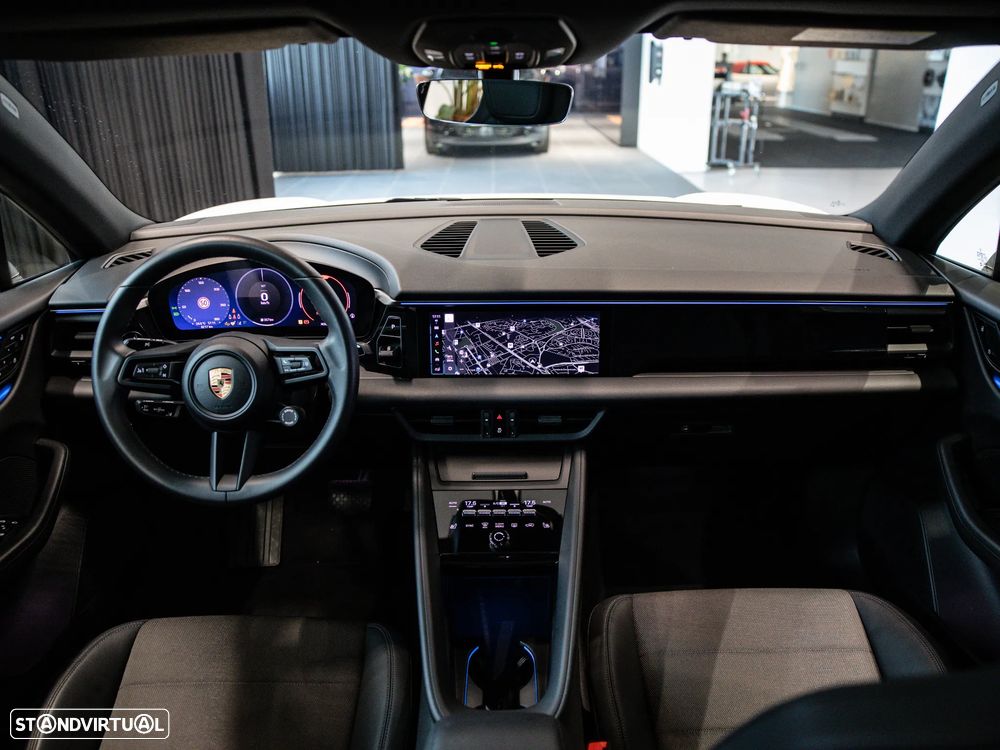 Porsche Macan Electric - 26