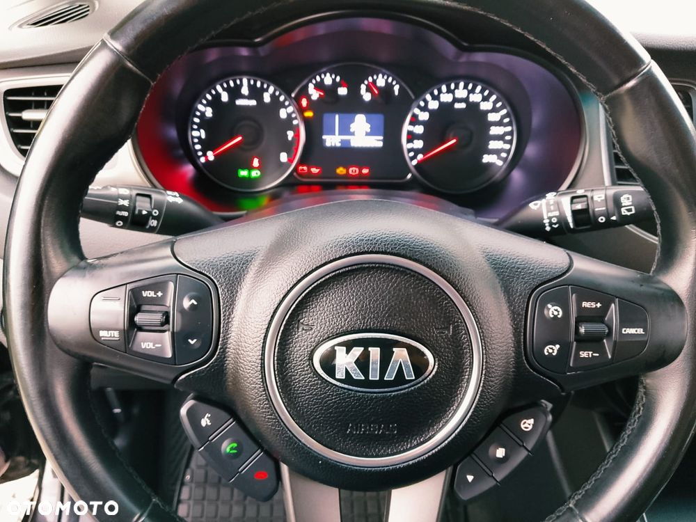 Kia Carens 1.6 GDI XL 7os - 16