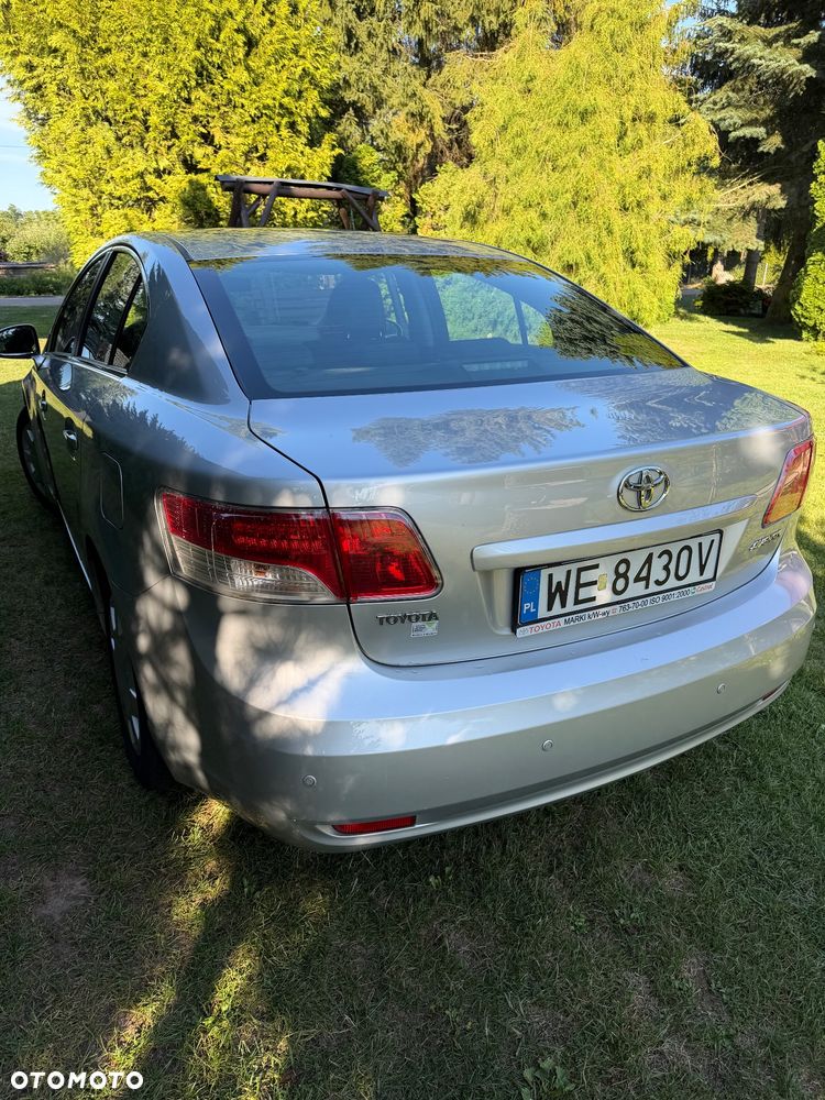 Toyota Avensis 1.8 Luna - 2