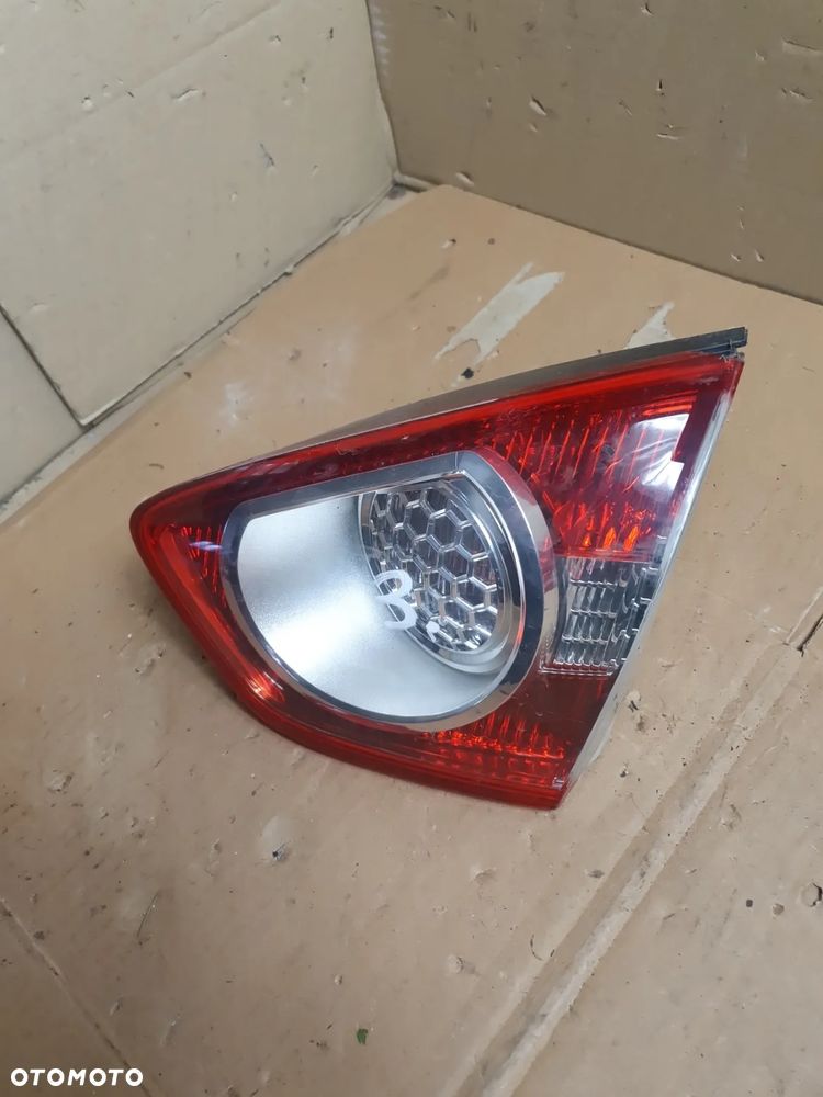 LAMPA PRAWA TYŁ TYLNA W KLAPĘ FORD KUGA MK1 08-13R - 2