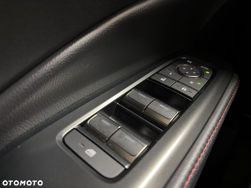 Lexus LBX 1.5 Hybrid Emotion - 13