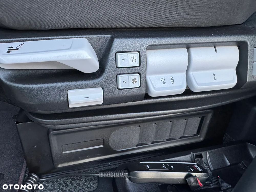 Renault T480 / ACC / HIGH CAB  /12.2022 / DO KOŃCA ROKU NA KONTRAKCIE SERWISIWYM / OBRACANY FOTEL / Z NIEMIEC - 36