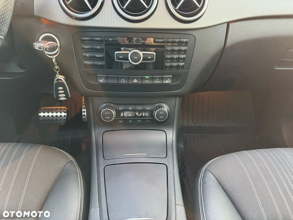 Mercedes-Benz Klasa B 180 7G-DCT - 14