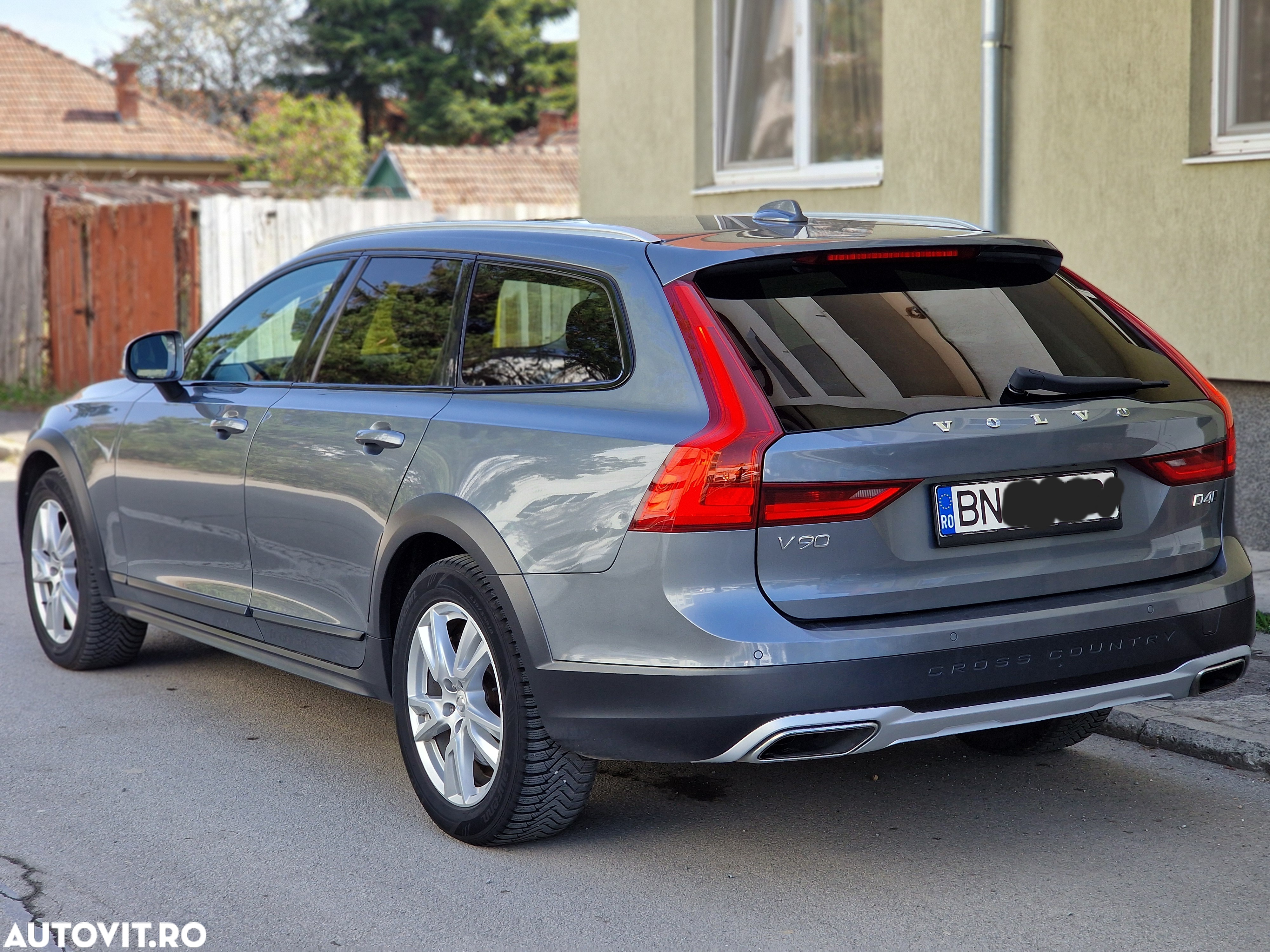 Volvo V90 Cross Country D4 AWD Geartronic - 4