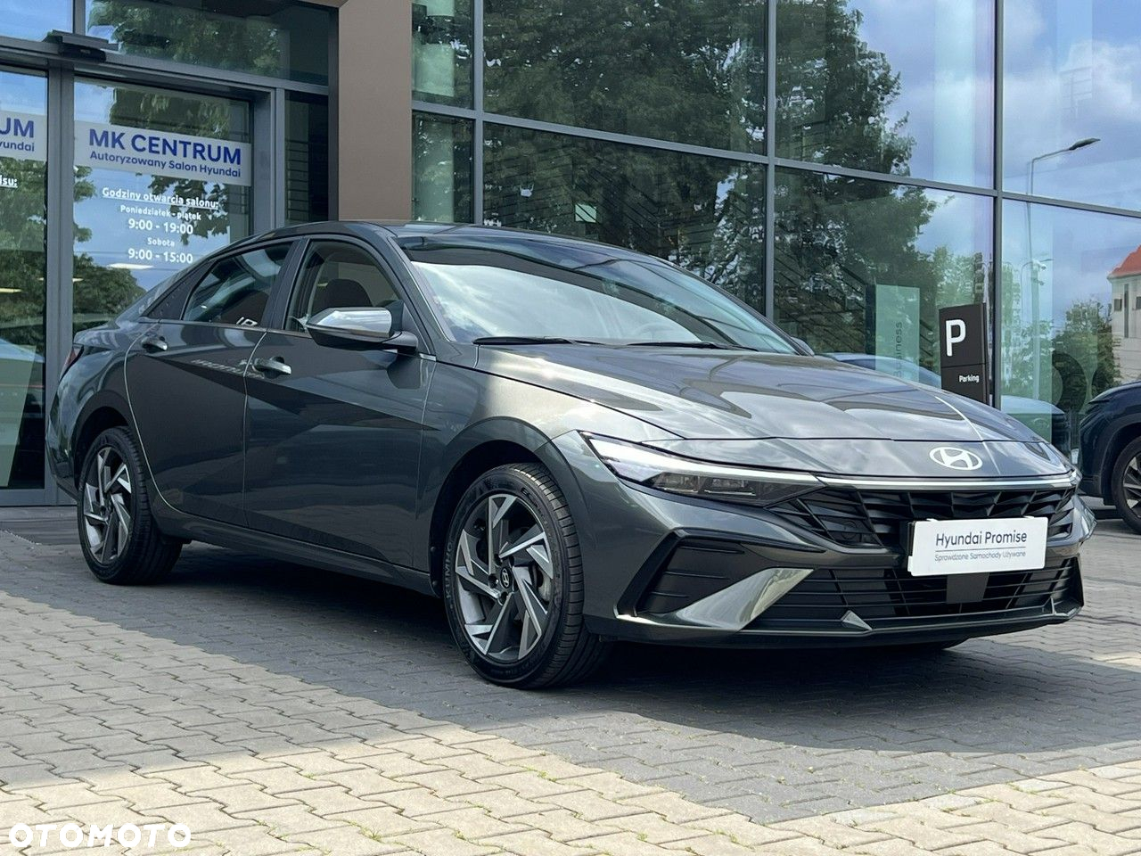 Hyundai Elantra - 4