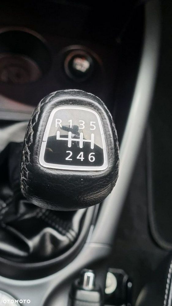 Mitsubishi Outlander - 16