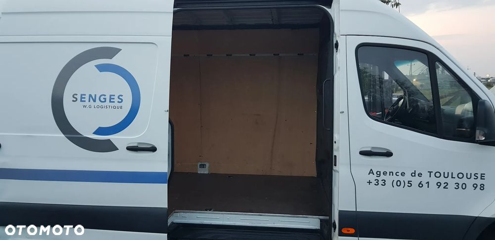 Mercedes-Benz Sprinter - 36