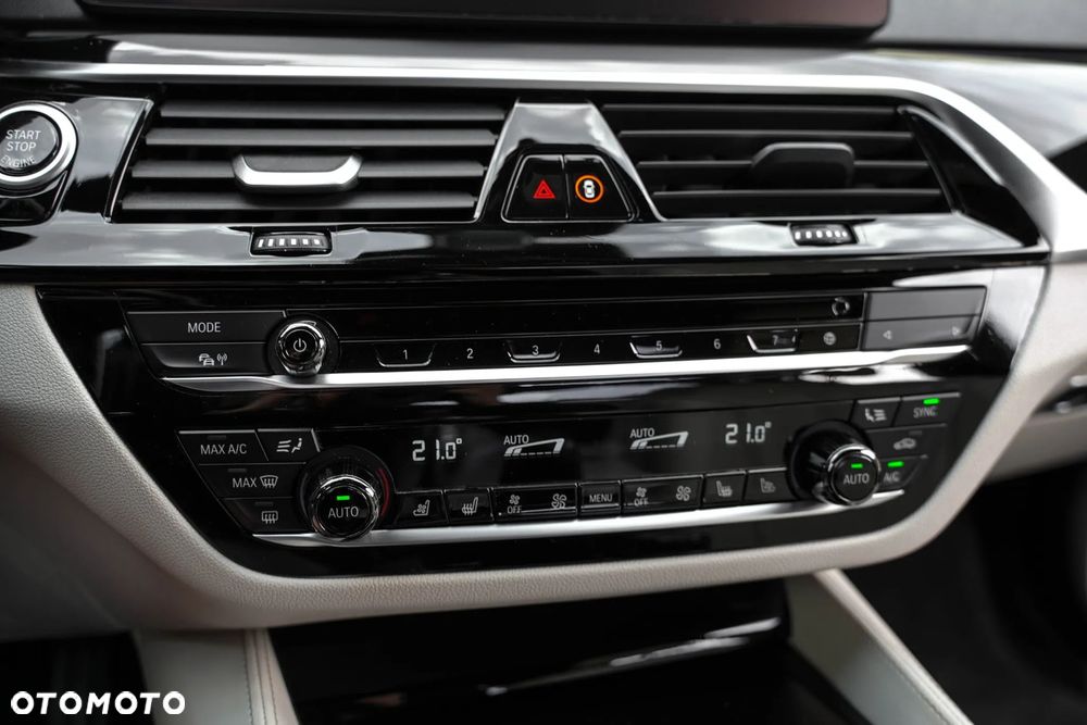 BMW Seria 5 540d xDrive mHEV M Sport sport - 29