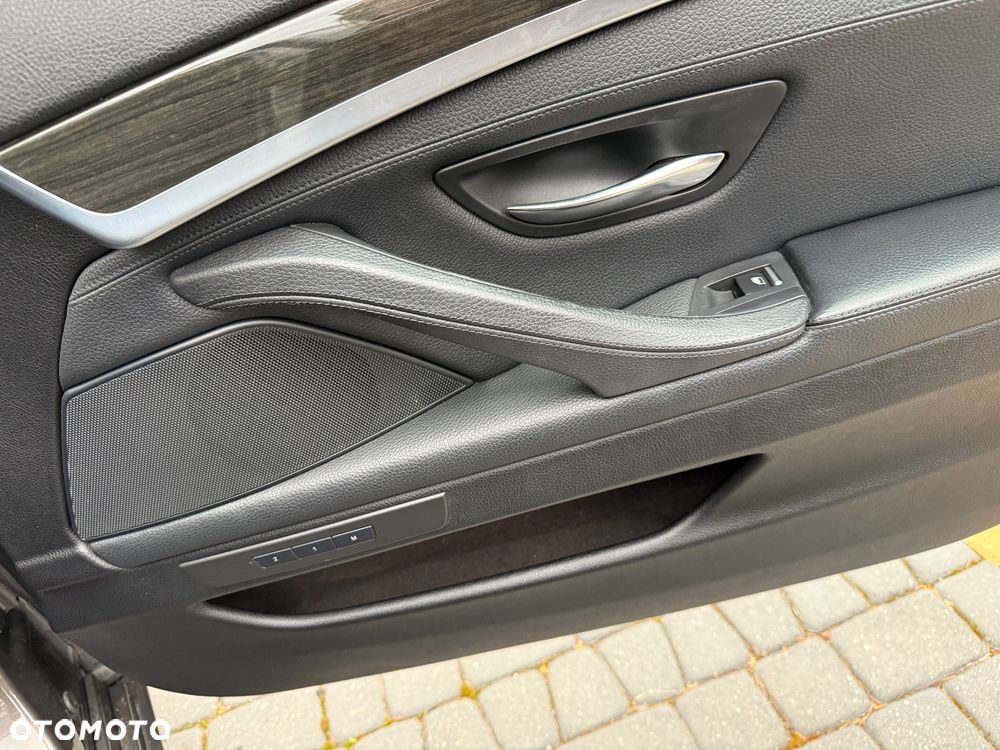 BMW Seria 5 520d - 30