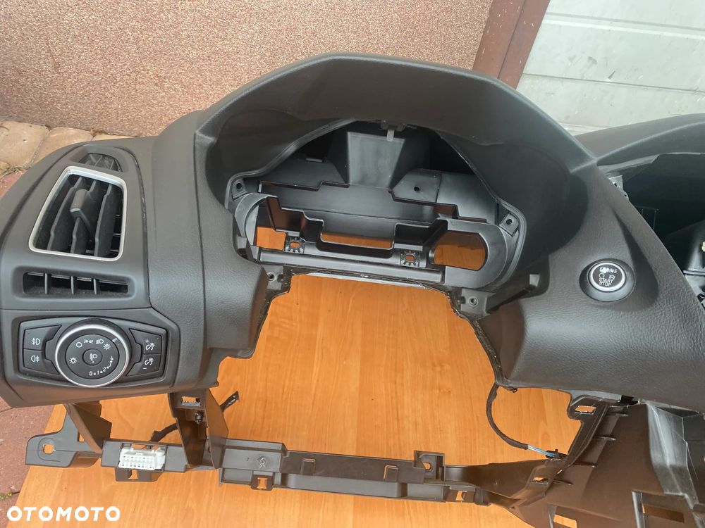 DESKA KONSOLA KOKPIT PODUSZKA FORD FOCUS MK3 FL LIFT - 3