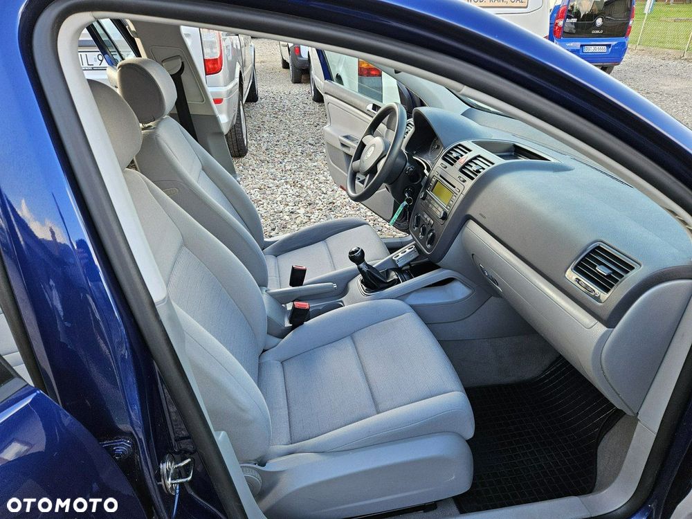 Volkswagen Golf - 10