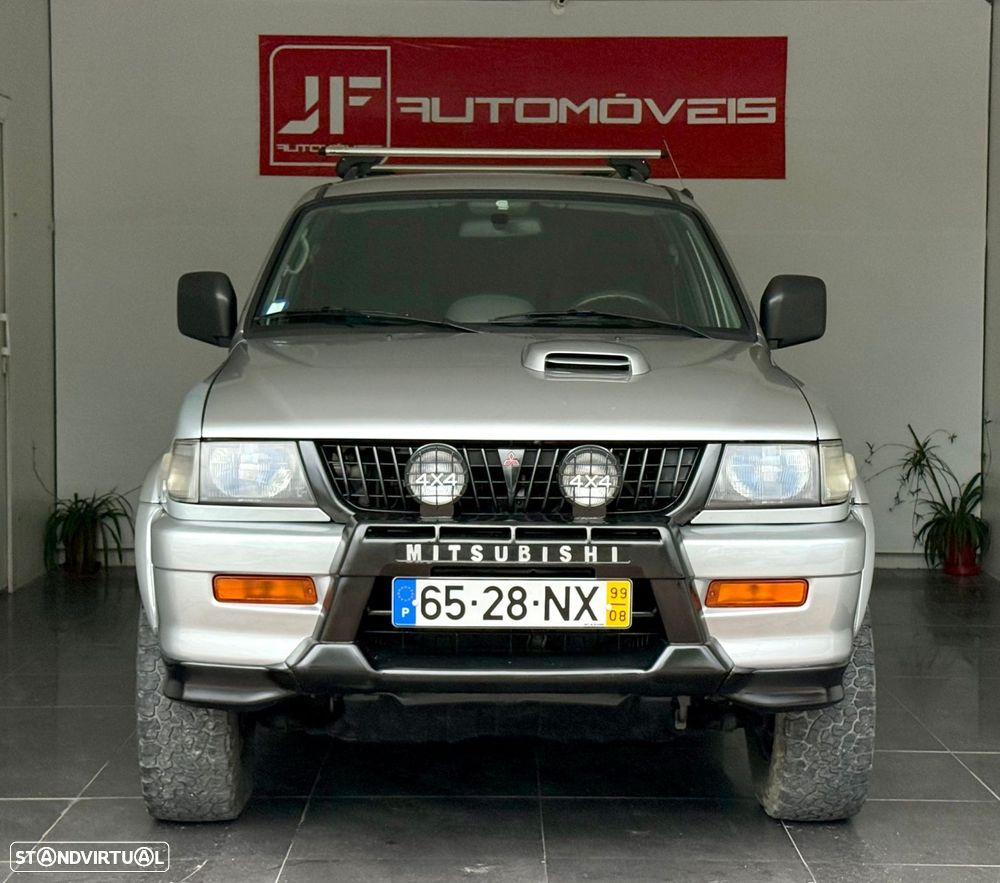 Mitsubishi Pajero Sport 2.5 TD GLS - 1
