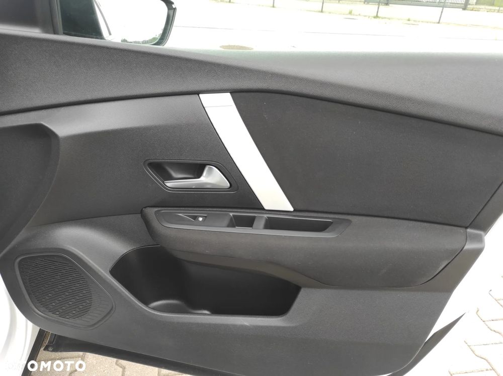 Citroën C4 BlueHDi 110 Stop&Start C-SERIES - 29
