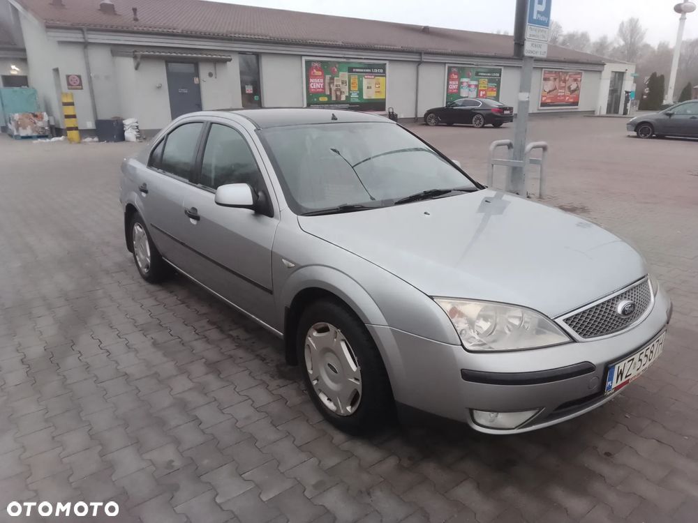 Ford Mondeo 1.8 Ambiente - 2