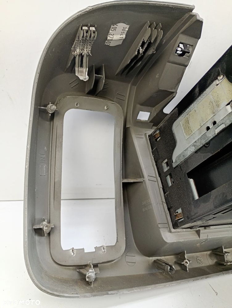 radio grundig ramka obudowa konsoli opel vivaro A - 13