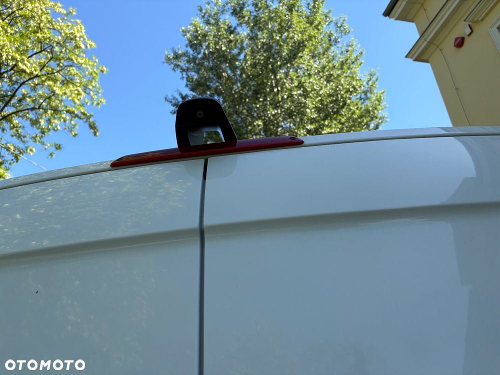 Mercedes-Benz Sprinter - 26