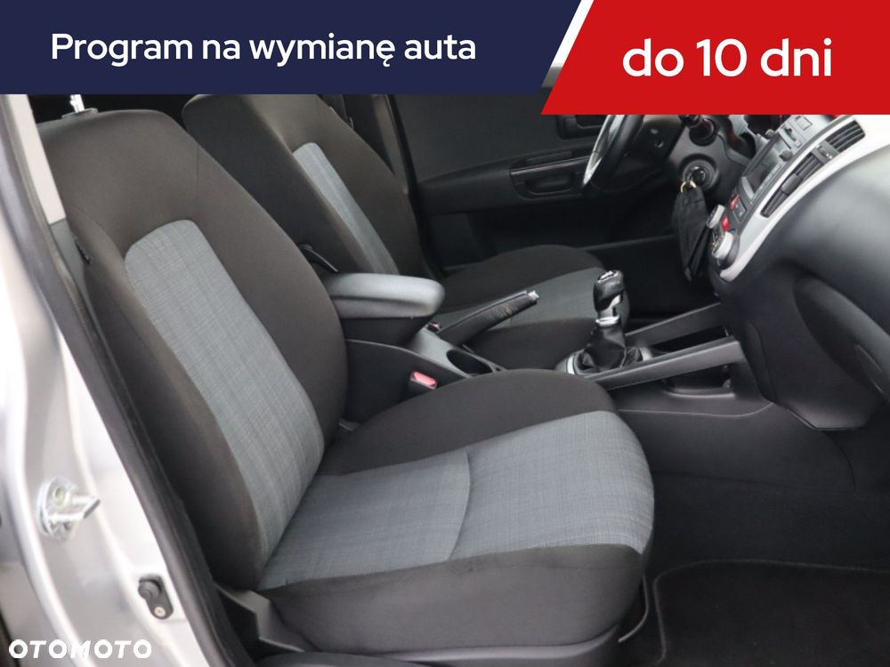 Kia Ceed - 11