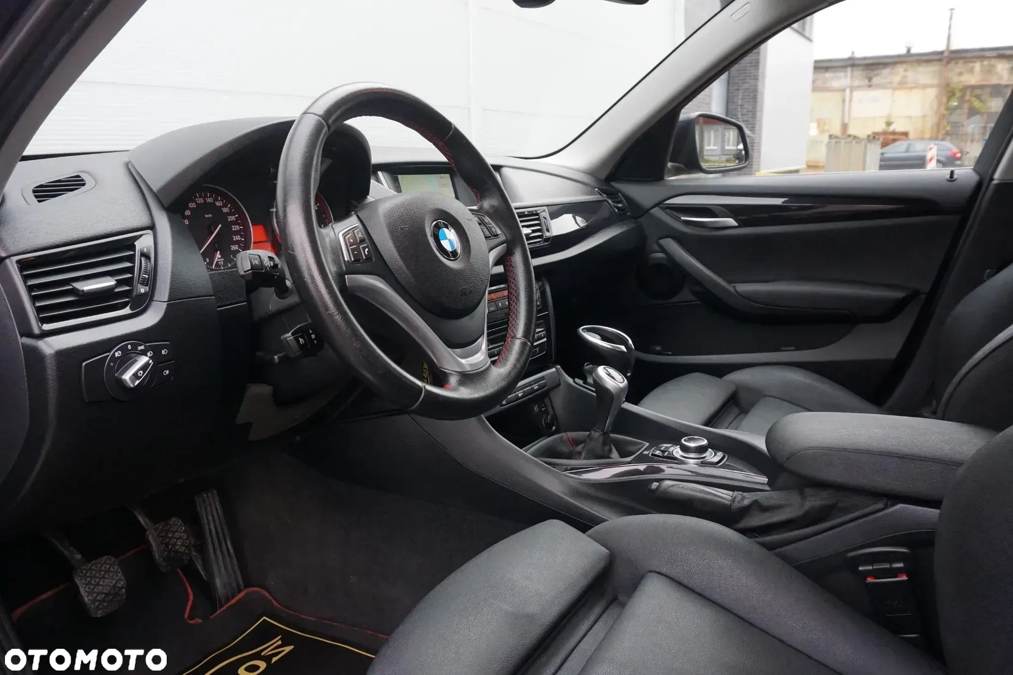 BMW X1 - 32