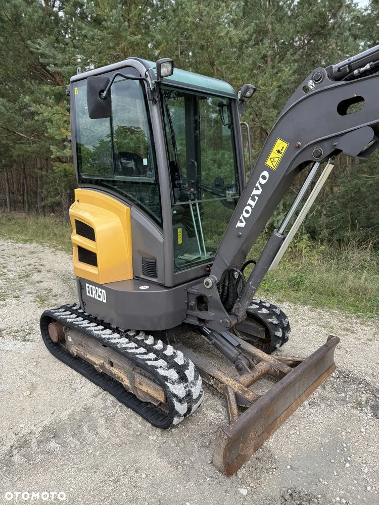 Volvo ECR25D - 9
