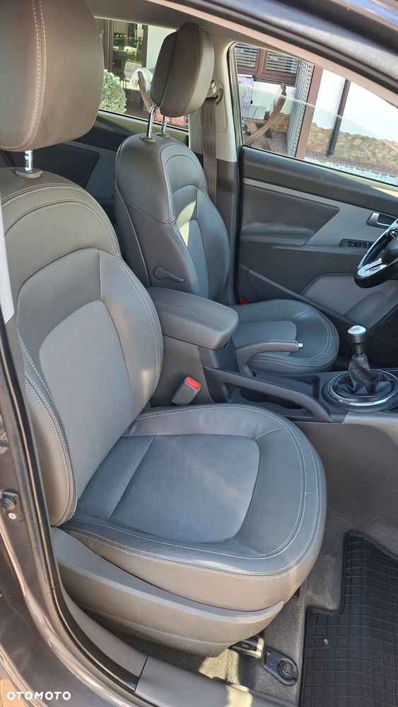 Kia Sportage 2.0 CVVT 4WD Vision - 11