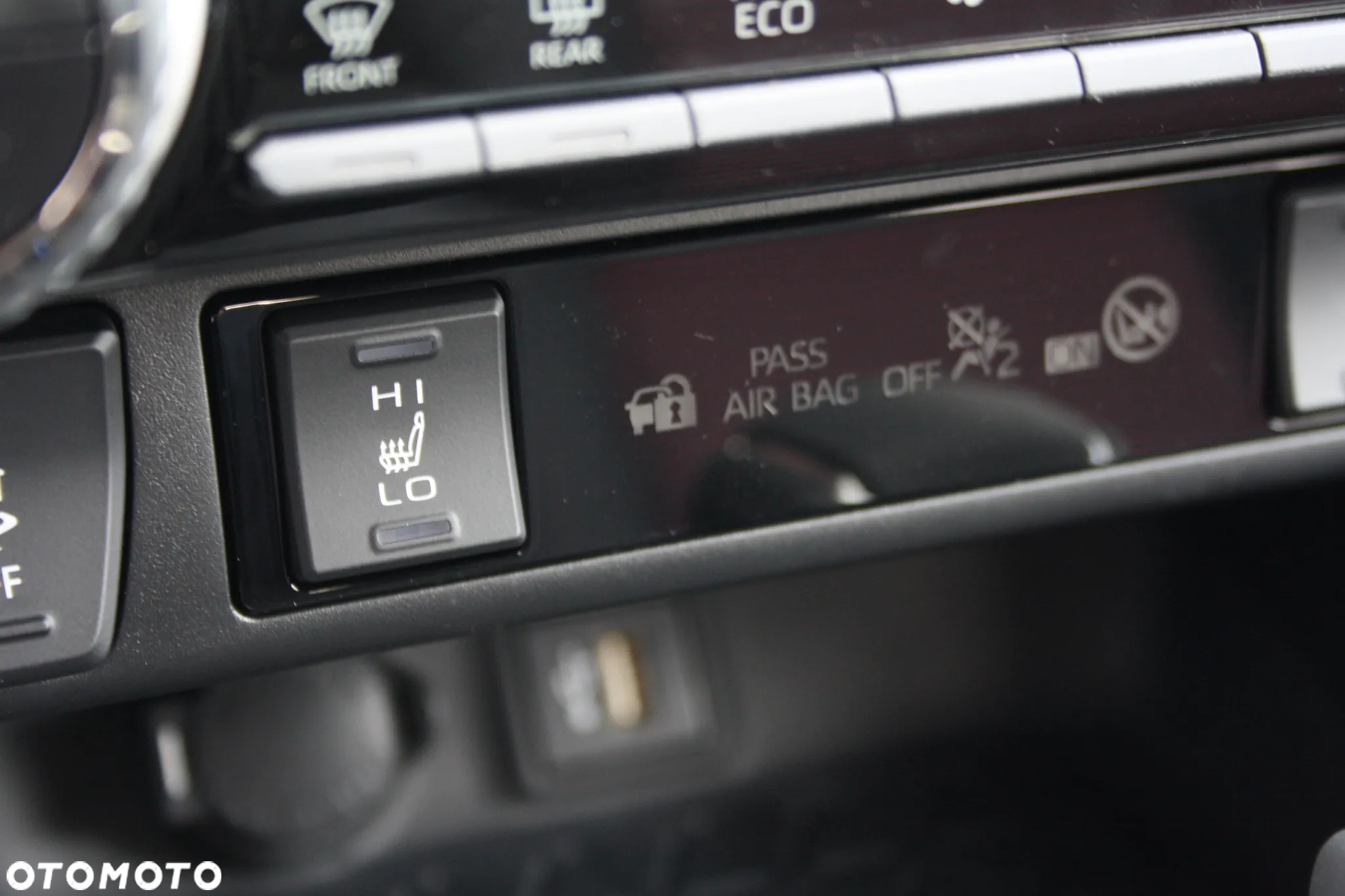 Suzuki Across 2.5 Plug-in Hybrid Elegance 4WD CVT - 13