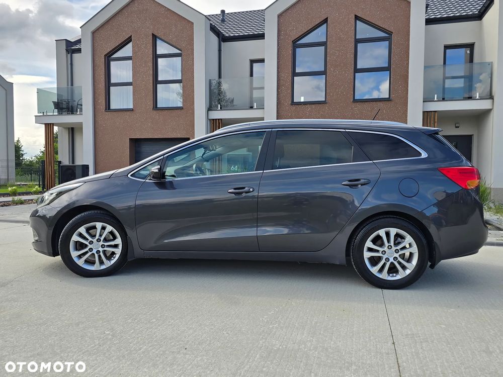 Kia Ceed - 8