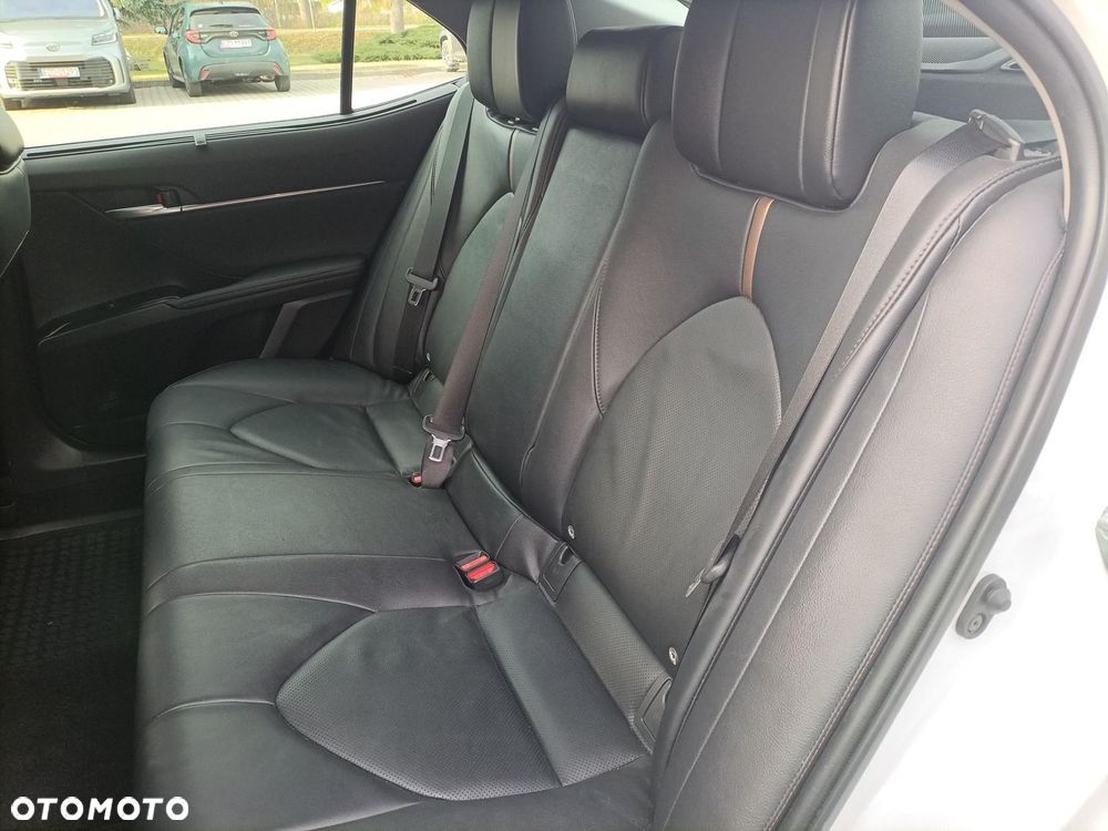 Toyota Camry 2.5 Hybrid Executive CVT - 10