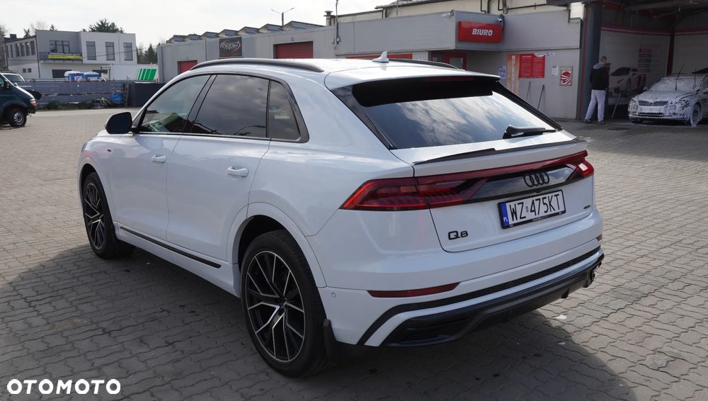 Audi Q8 55 TFSI quattro tiptronic - 6