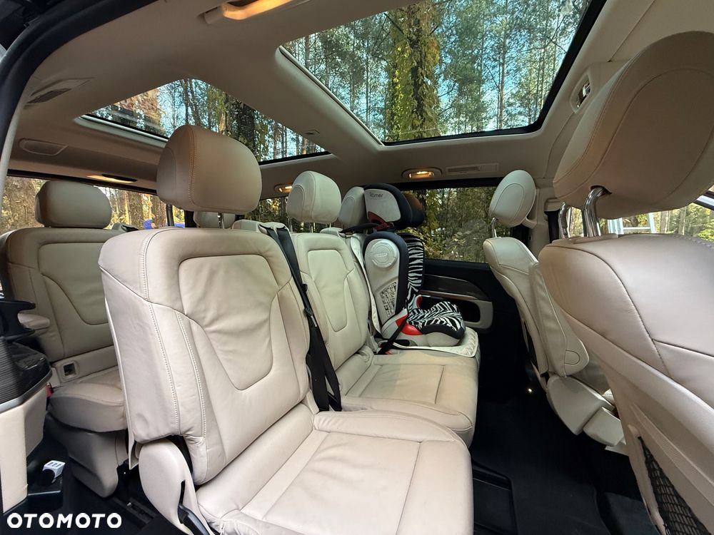 Mercedes-Benz V-Class 2022 photo 3