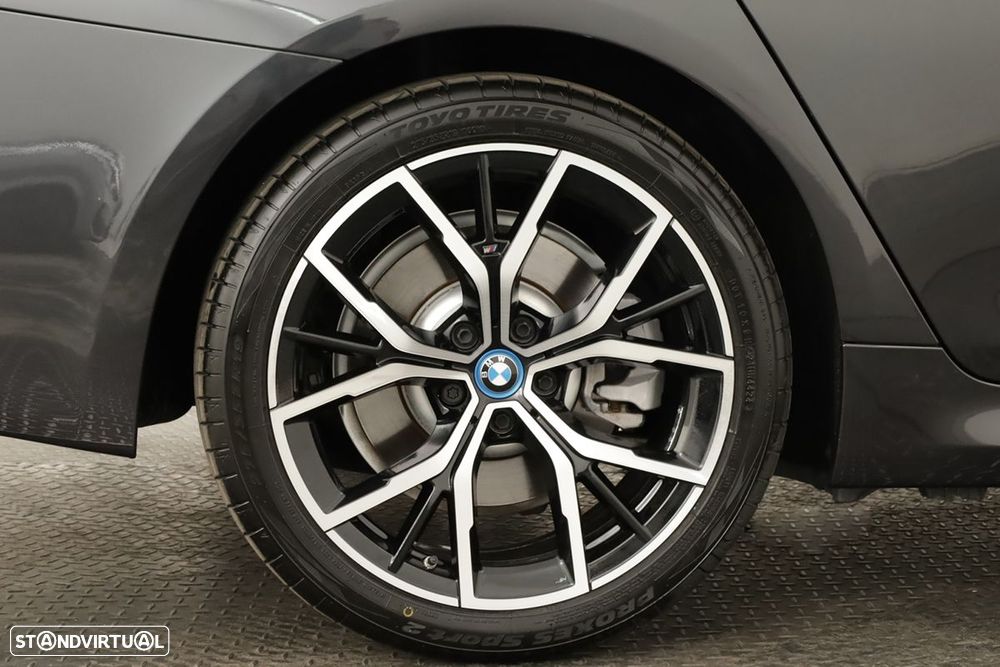 BMW 530 e Pack M - 5