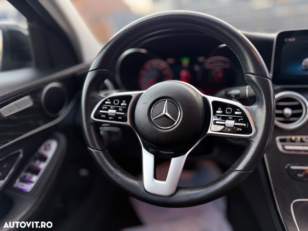 Mercedes-Benz C - 12